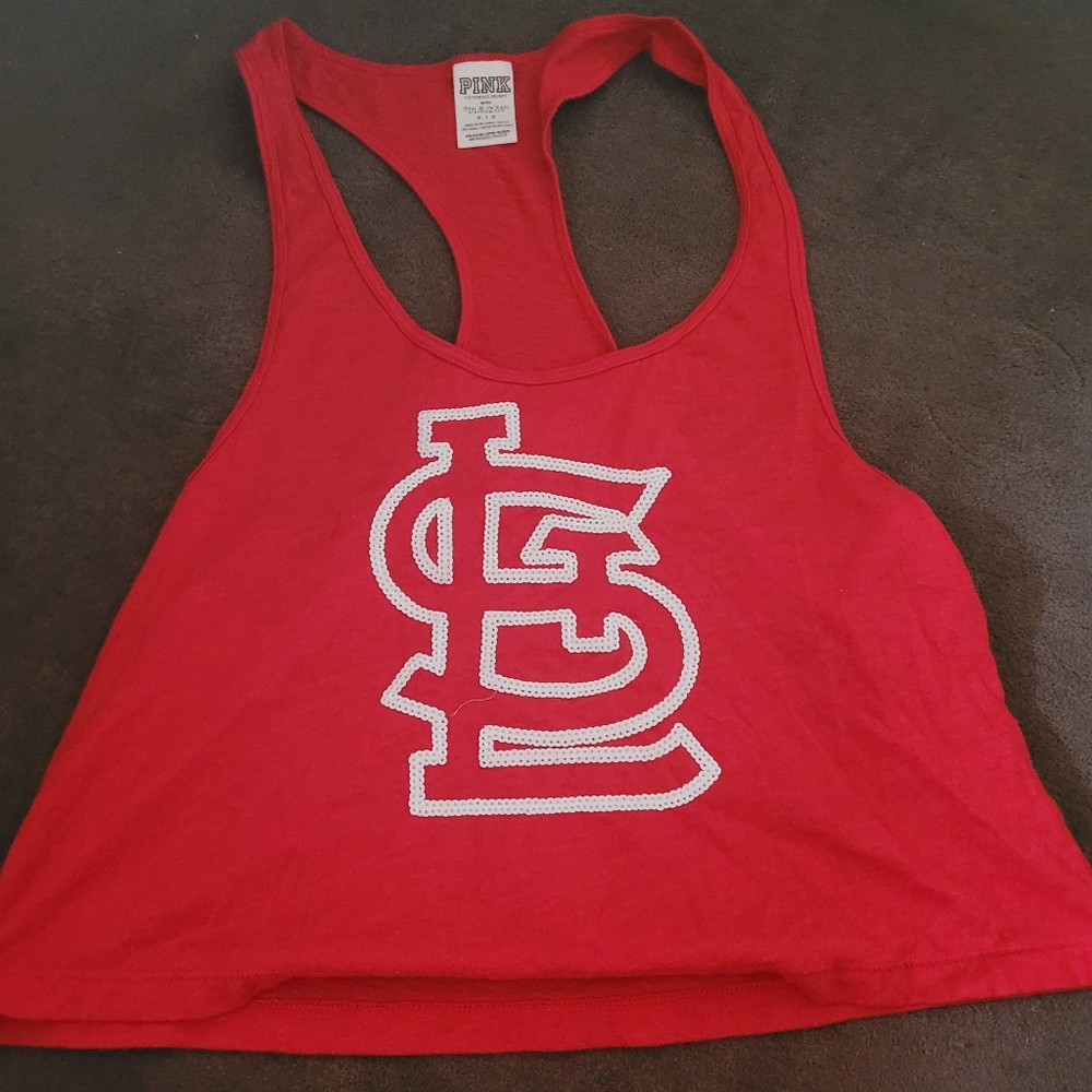 X small Crop Vs pink cardinals